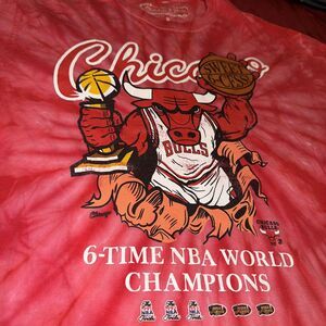 Mitchell & Ness Chicago Bulls NBA World Champions Red tie-dye t-shirt Men’s M